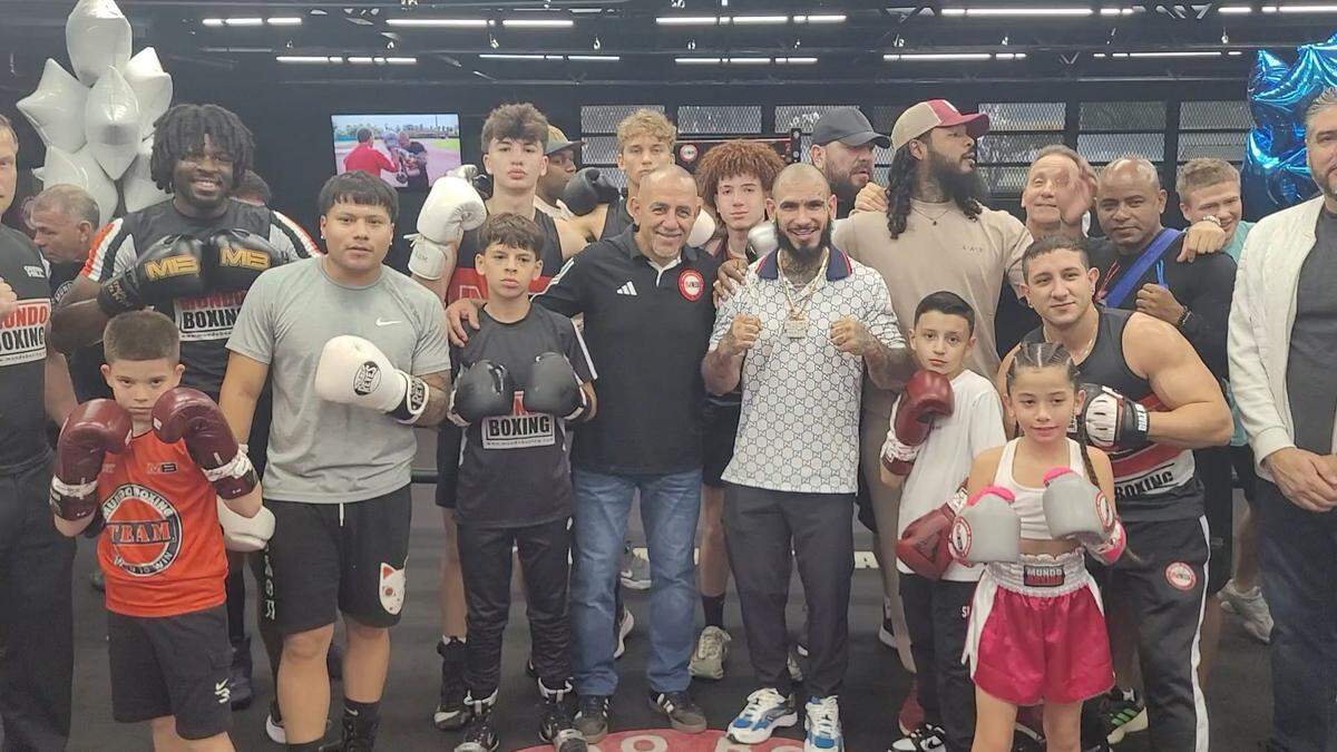 La inauguración oficial del Muhammad Ali Boxing Center marcó un momento especial pues era la confirmación de los esfuerzos liderados por Mundo Boxing y todo el grupo del profesor Pedro Díaz que él, desde su fundación, ha insistido en llamar El Equipo de la Familia.