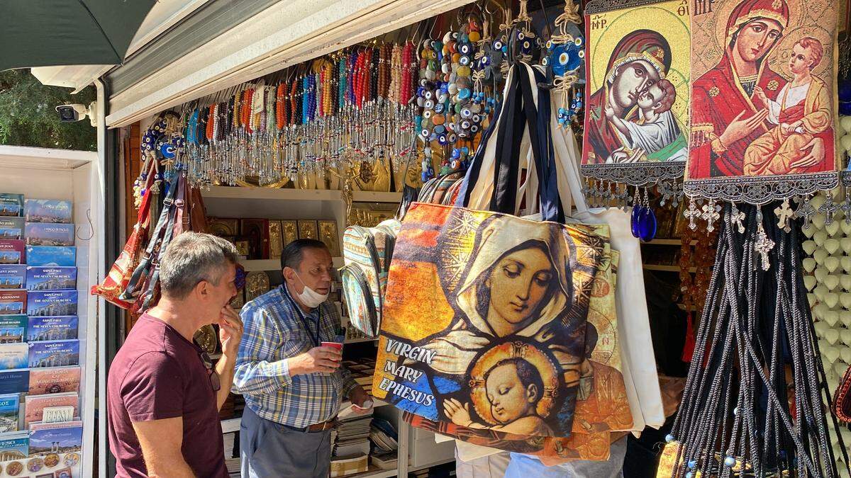 Tienda de recuerdos de la Virgen en Efeso.