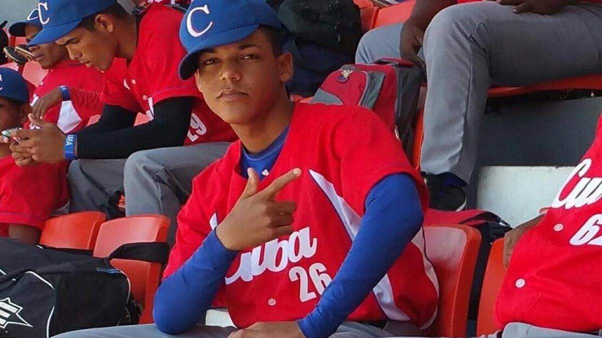Roberto Hernández en la categoría Sub-15 en Cuba.