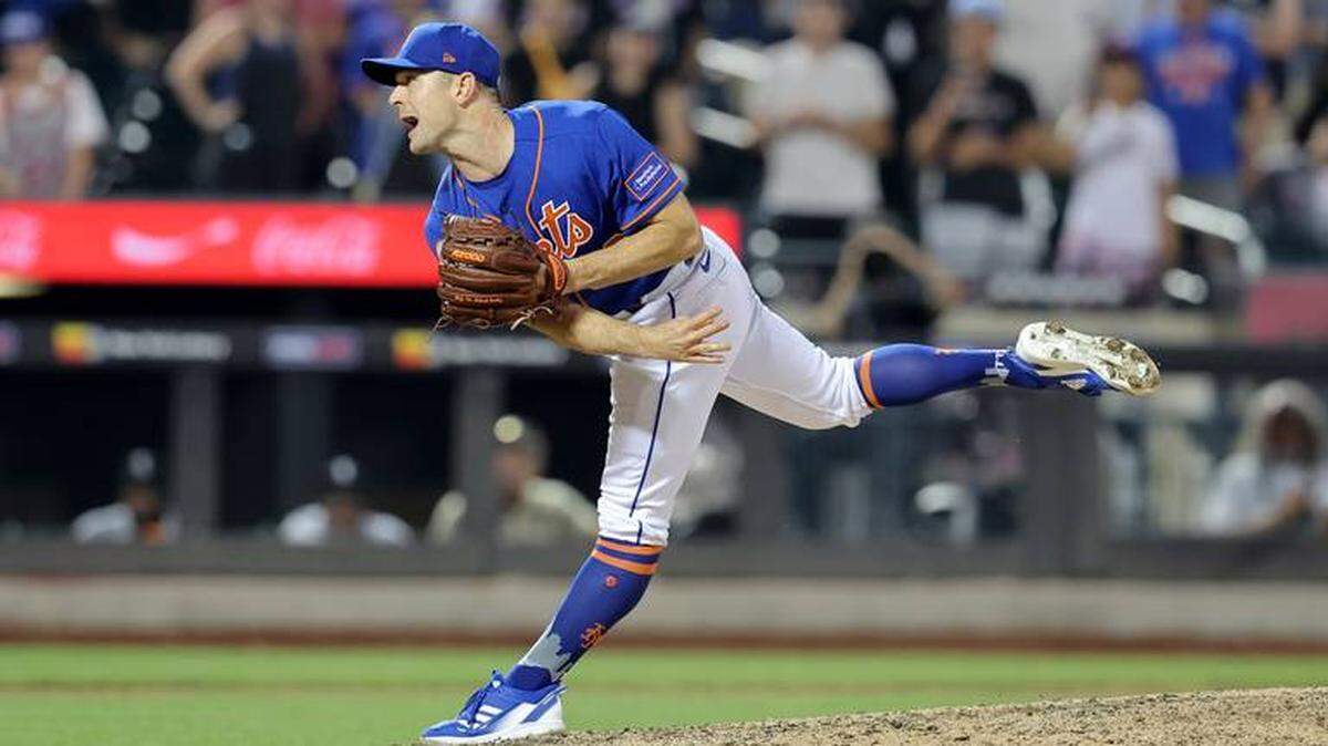 Los Marlins están decididos a pelear hasta la última hora por los playoffs. Los peces adquirieron al lanzador David Robertson de los Mets de Nueva York a cambio de dos prospectos para reforzar su bullpen ante de la fecha límite de cambios directos en las Grandes Ligas.