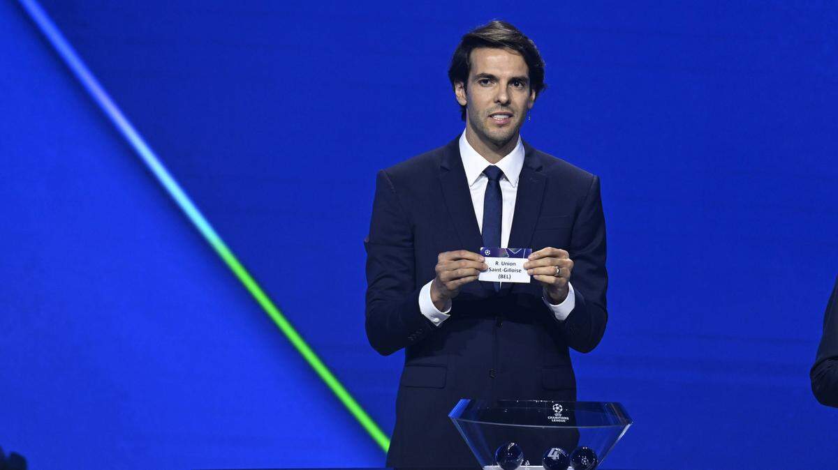El exastro brasileño Kaká participa en el sorteo de la Liga de Campeones celebrado el 28 de agosto de 2025 en Mónaco.
