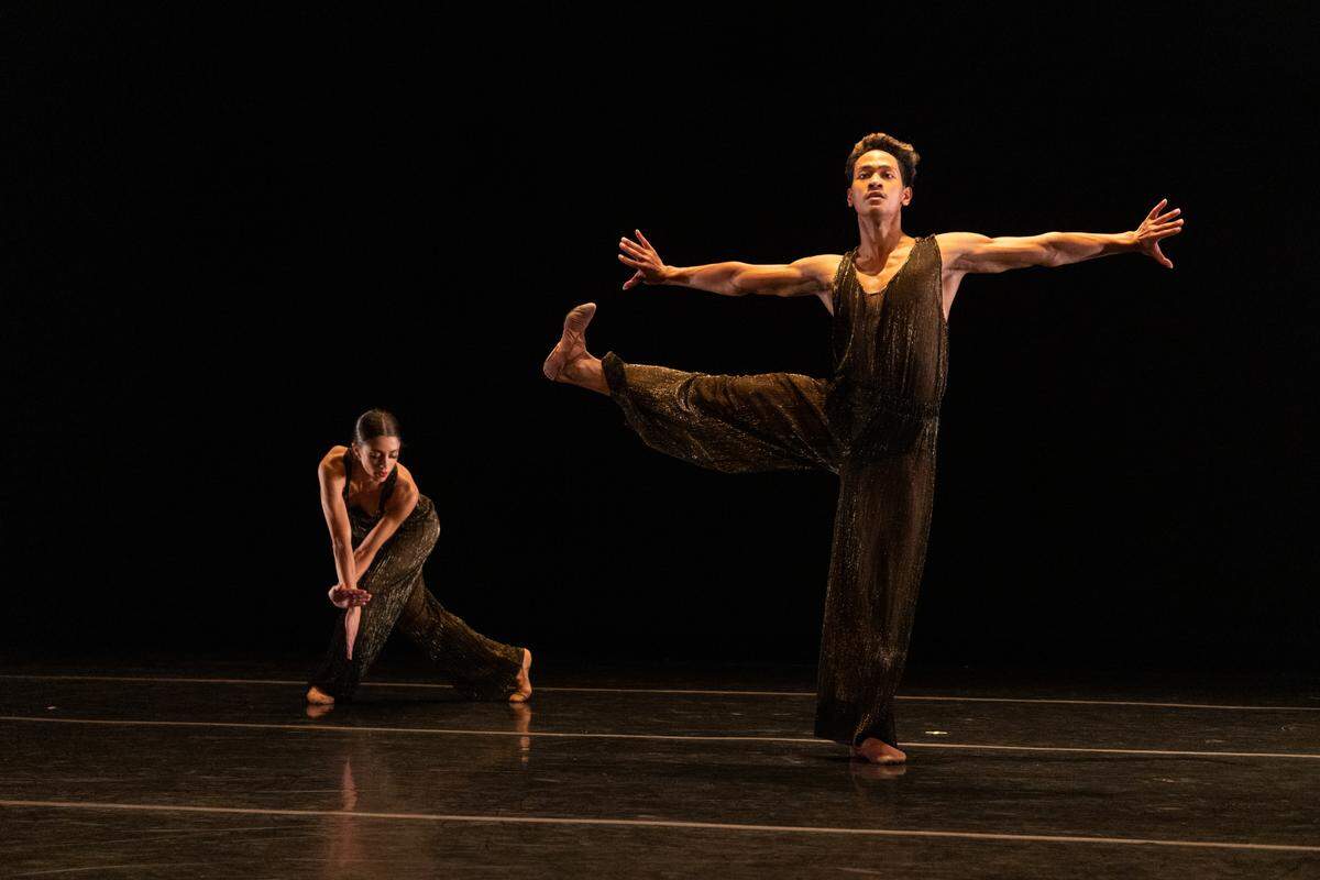 Francesca Forcella y Jerard Palazo en “Honey”, coreografía de Jamar Roberts.