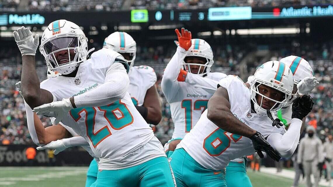 Los Dolphins consiguen su cuarto triunfo seguido, pero se lesiona su atacante principal