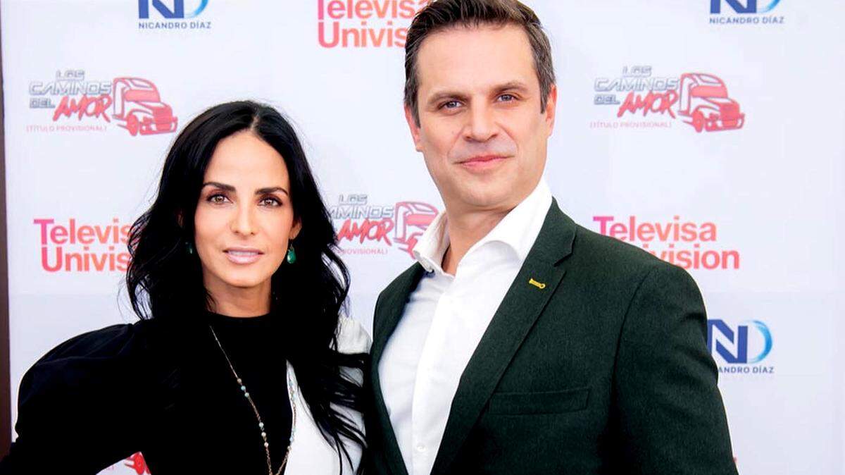 Ximena Herrera y Mark Tacher.