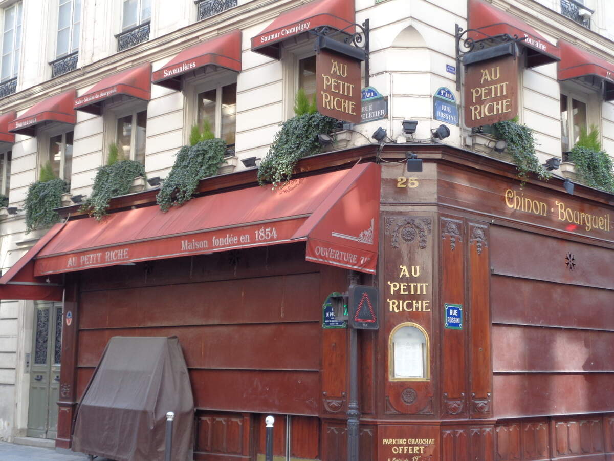 Restaurante Au Petit Riche, donde Baudelaire comía a menudo.