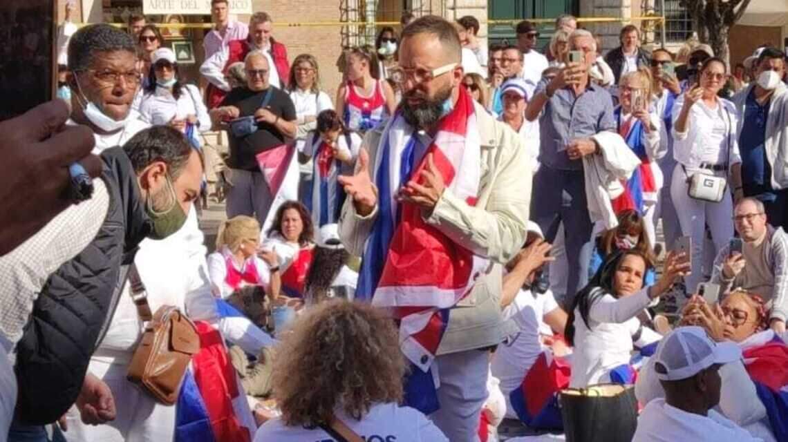Otaola frente al Papa, un excelente espectáculo | Opinión