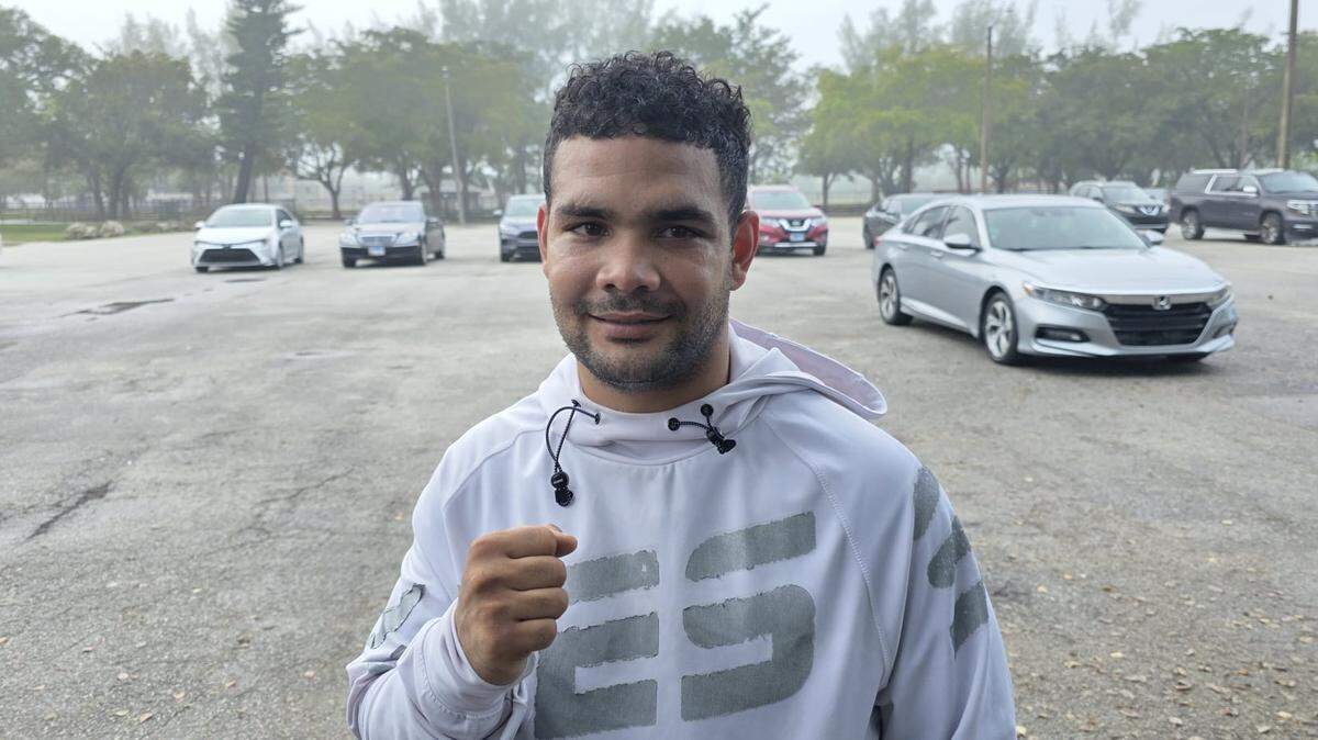 El cubano Neslán Machado podría enfrentar a su compatriota Armandito Martínez el 12 de abril en el Hard Rock, un combate clave en las 130 libras que lo colocaría en ruta directa hacia un título mundial.