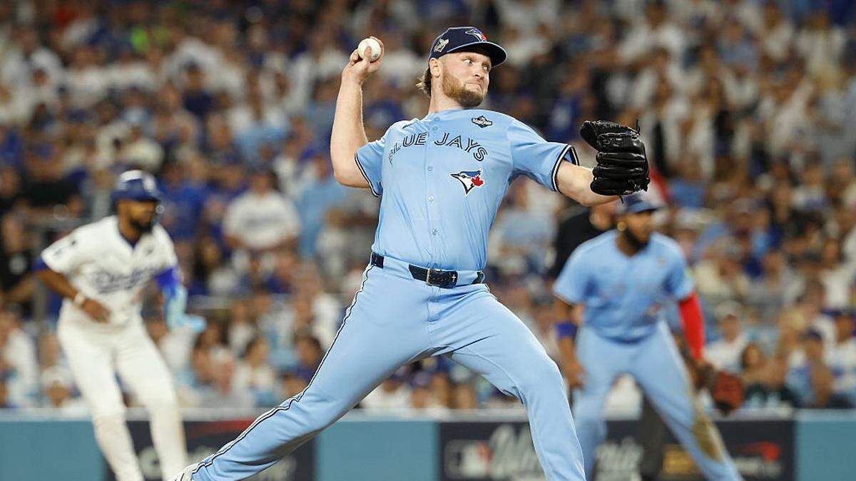 El novato de los Azulejos de Toronto Trey Yesavage regaló una actuación de antología: siete innings de apenas tres hits,  una carrera permitida y 12 ponches ante los Dodgers, en el quinto juego de la Serie Mundial celebrado el 29 de octubre de 2025 en Los Angeles. 
