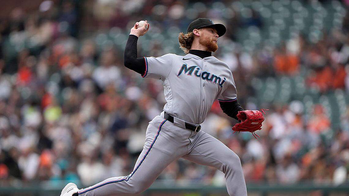 El abridor de los Marlins de Miami Max Meyer tenía 77 envíos cuando fue retirado de la lomita tras haber trabajado cinco inning ante los Gigantes, el domingo en San Francisco.