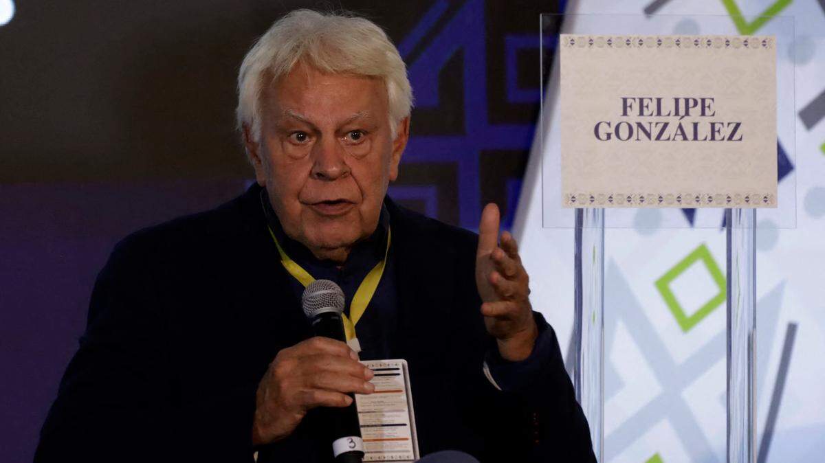 El expresidente de España Felipe González durante la conferencia de prensa de la XXVII reunión plenaria de la Fundación Círculo de Montevideo en el Museo Soumaya de la Ciudad de México el 18 de noviembre de 2022 en la Ciudad de México, México. 