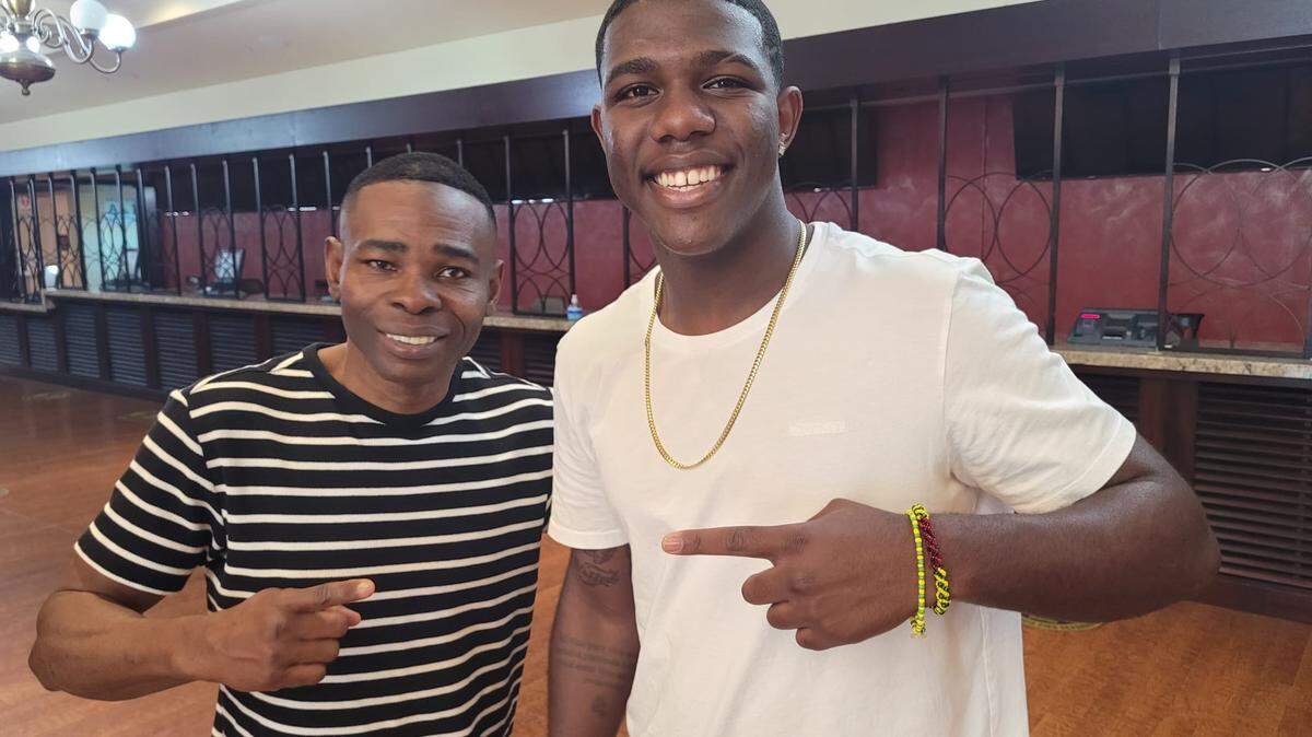 Adlay Rodríguez (der.) junto a Guillermo Rigondeaux. Ambos son parte de la velada del 24 de febrero en Hialeah.