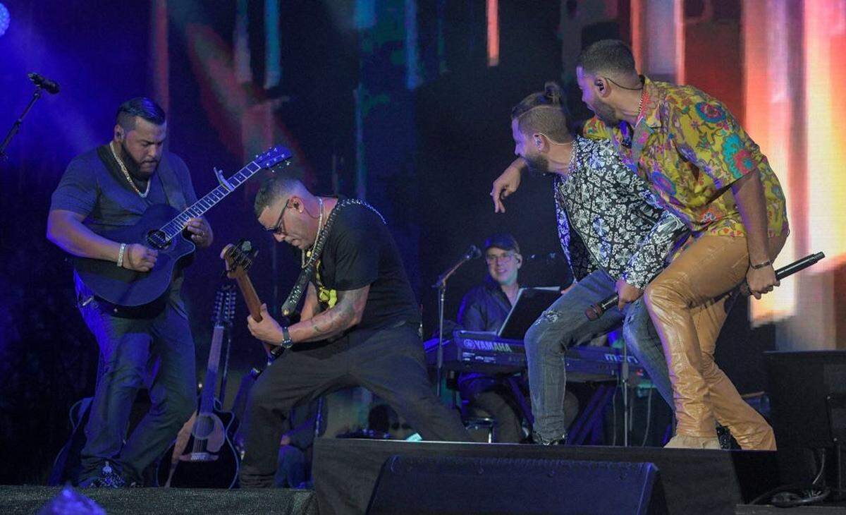 El grupo Aventura: de izquierda a derecha Lenny, Max, Henry y Romeo.