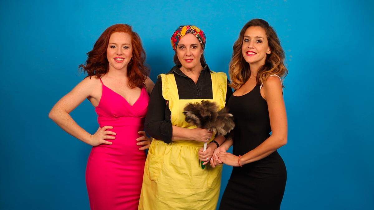 Elenco de “Sin nalgas no hay paraíso”: (desde la izquierda): Julieta Lafuente, Lis Coleandro y Lauchi Olivier.