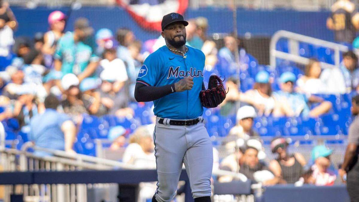 El pitcher cubano Vladimir Gutiérrez lanzó cuatro entradas de relevo en el partido contra los Piratas de Pittsburgh, celebrado el 31 de marzo de 2024 en Miami.