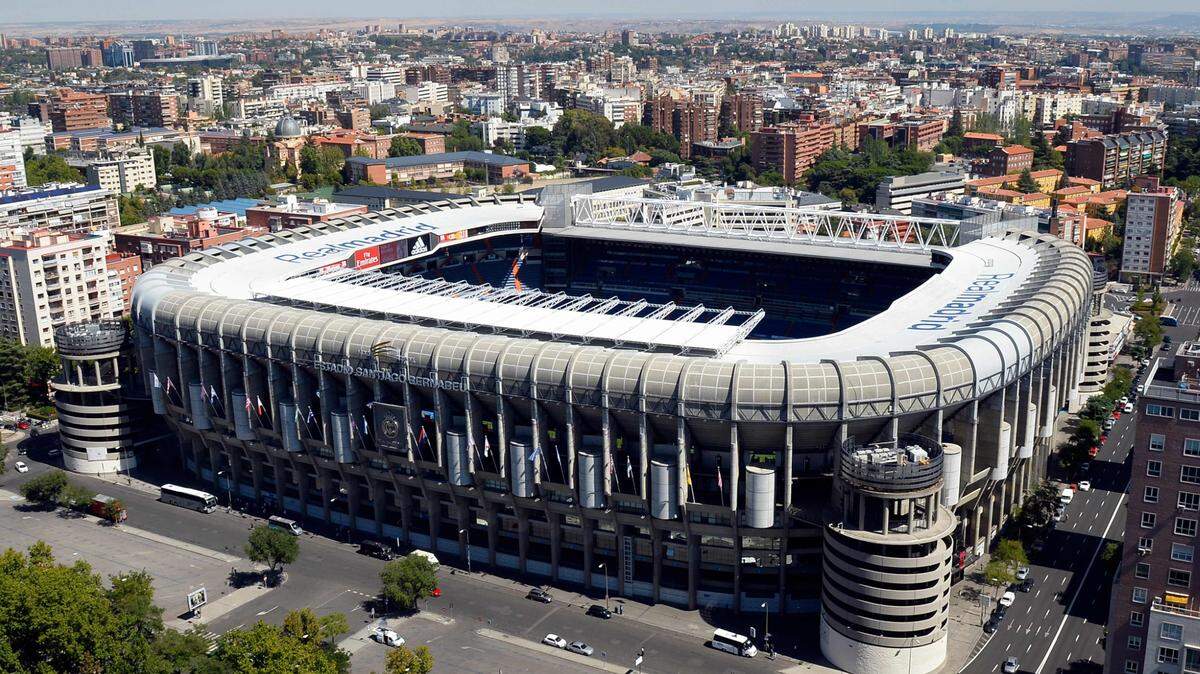 El Santiago Bernabéu, que albergará el próximo día 9 de diciembre la vuelta de la final de la Copa Libertadores entre River Plate y Boca Juniors, se convertirá en el primer estadio del mundo que acogerá cuatro de los cinco grandes títulos futbolísticos.