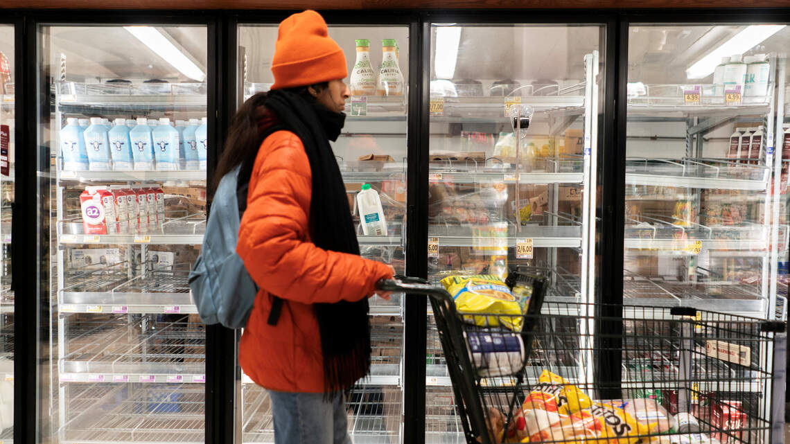 Confianza de los consumidores de EEUU se hunde en septiembre a su nivel más bajo en más de 12 años