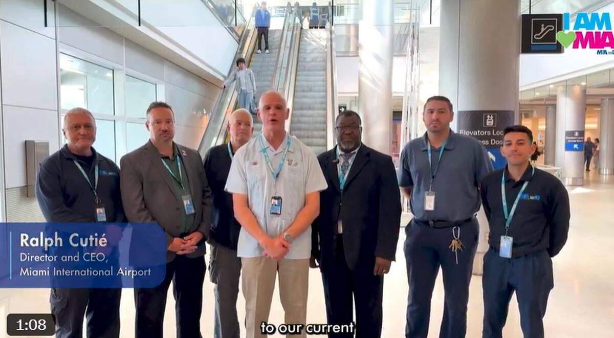 El director del aeropuerto internacional de Miami, Ralph Cutié, explicó el viernes las mejoras en los servicios de los 616 ascensores, escaleras mecánicas y pasillos rodantes del MIA.