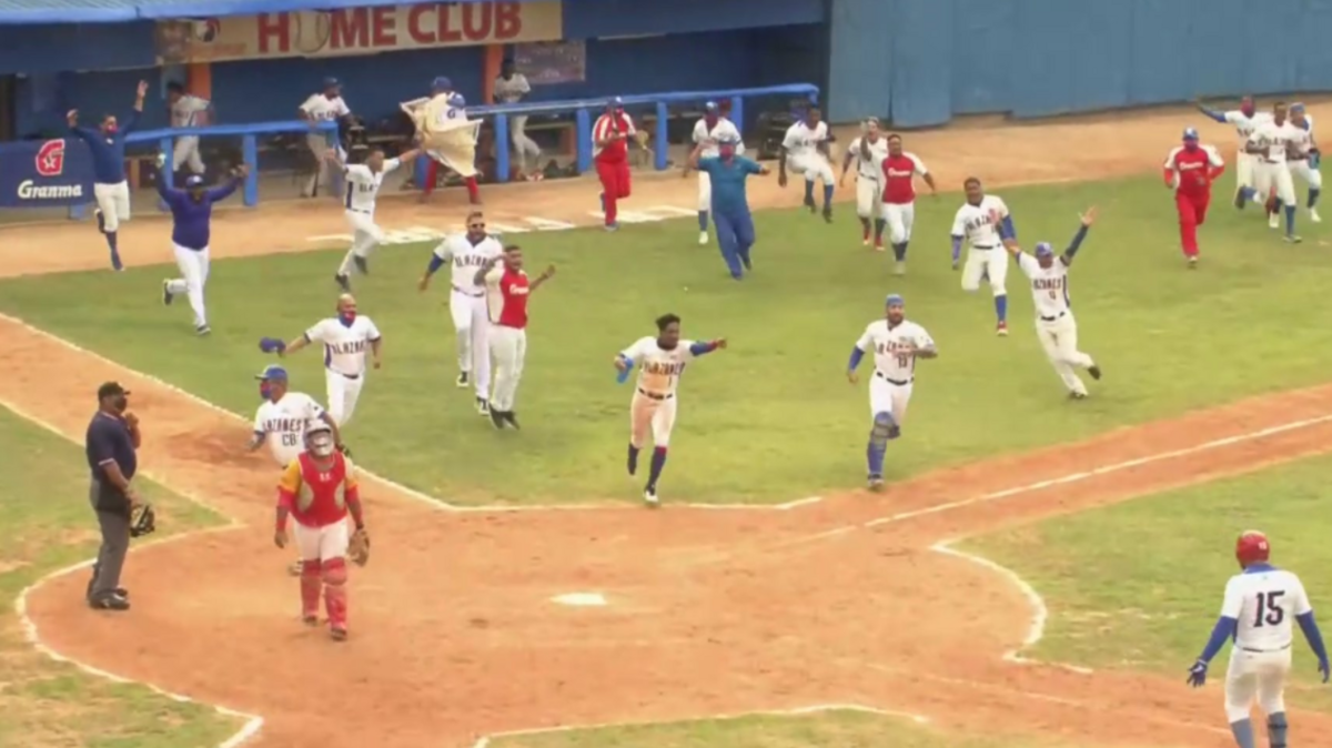  Alazanes de Granma se coronó este domingo campeón de la 60 Serie Nacional de Béisbol (SNB) de Cuba por tercera vez en los últimos cinco años, al vencer por 6-5 a los campeones de la temporada pasada, los Cocodrilos de Matanzas,  en el sexto juego de la serie al mejor de siete que quedó en 4-2.
