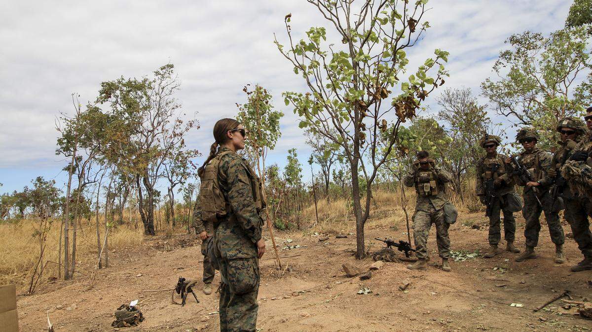 Hierl es la primera mujer en el cuerpo de marines que dirige un pelotón de infantería.