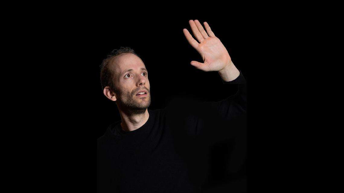 Teatro al detalle “Moisés” un unipersonal en el Arsht center.