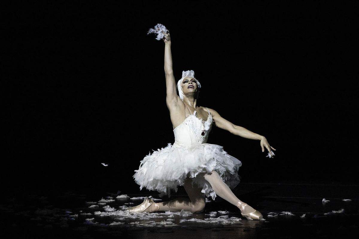 Robert Carter como Olga Suppohozova en “The Dying Swan”.