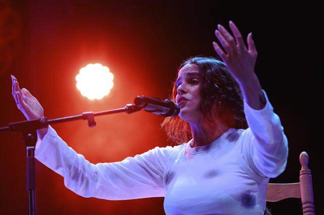 Ángeles Toledano presentó su disco “Sangre sucia” en el Miami Beach Bandshell.