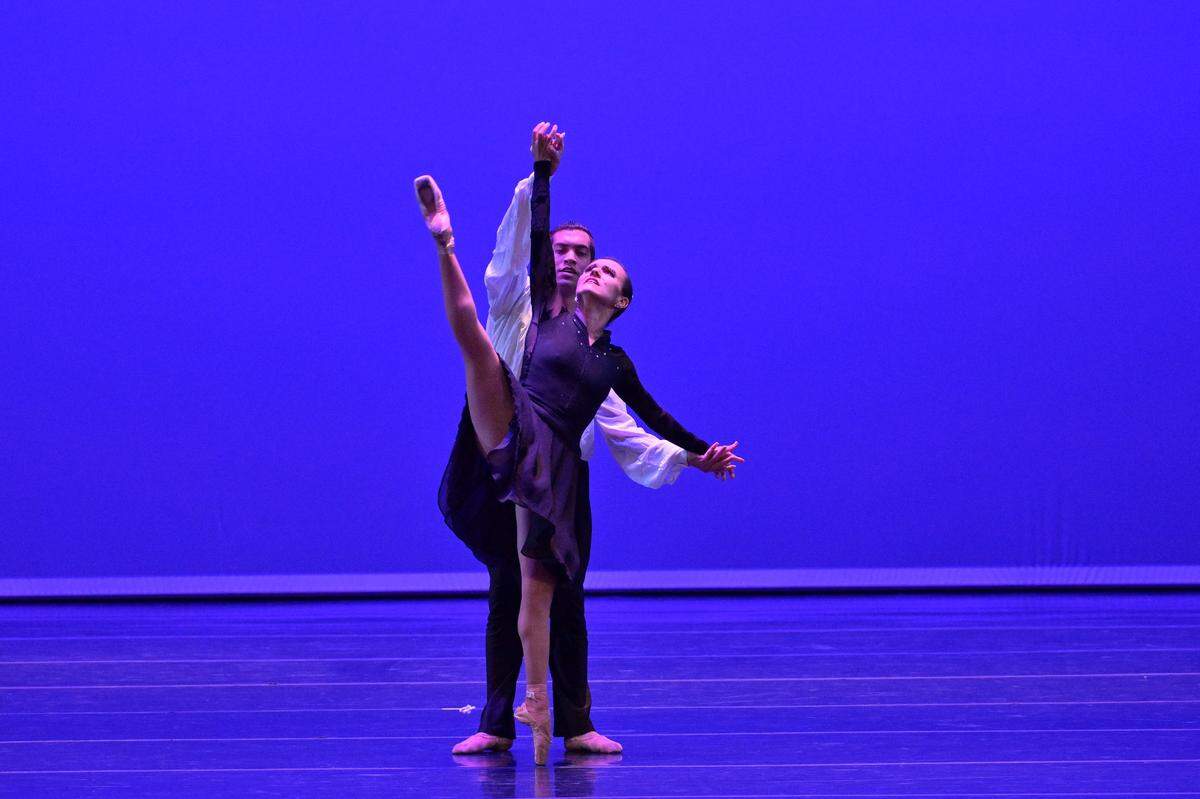 Mary Carmen Catoya y Daniel Panameño (Arts Ballet Theatre of Florida) en “Vertigo” de Vladimir Issaev. 