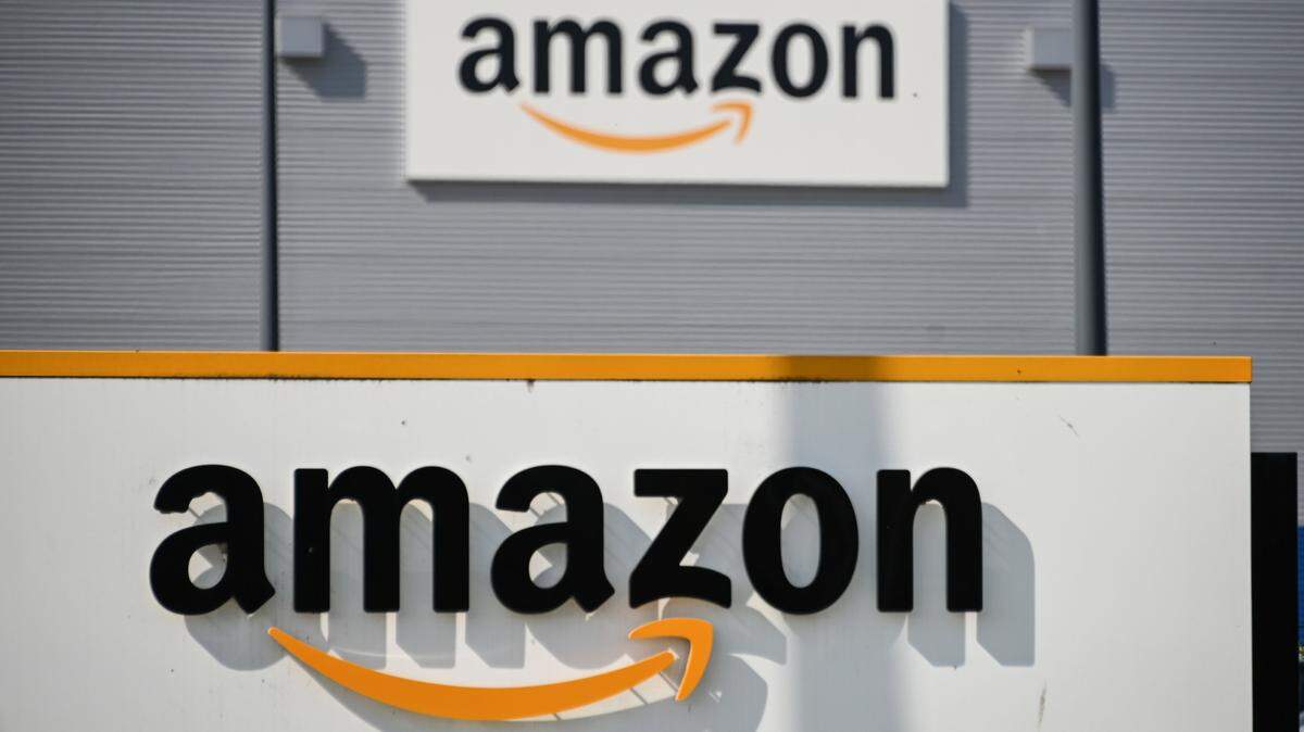 Miami-Dade County commissioners voted unanimously Wednesday to sell a vacant lot at 13200 S.W. 272nd St. in South Miami-Dade to Amazon. The site could be the e-commerce giant’s biggest warehouse in South Florida.