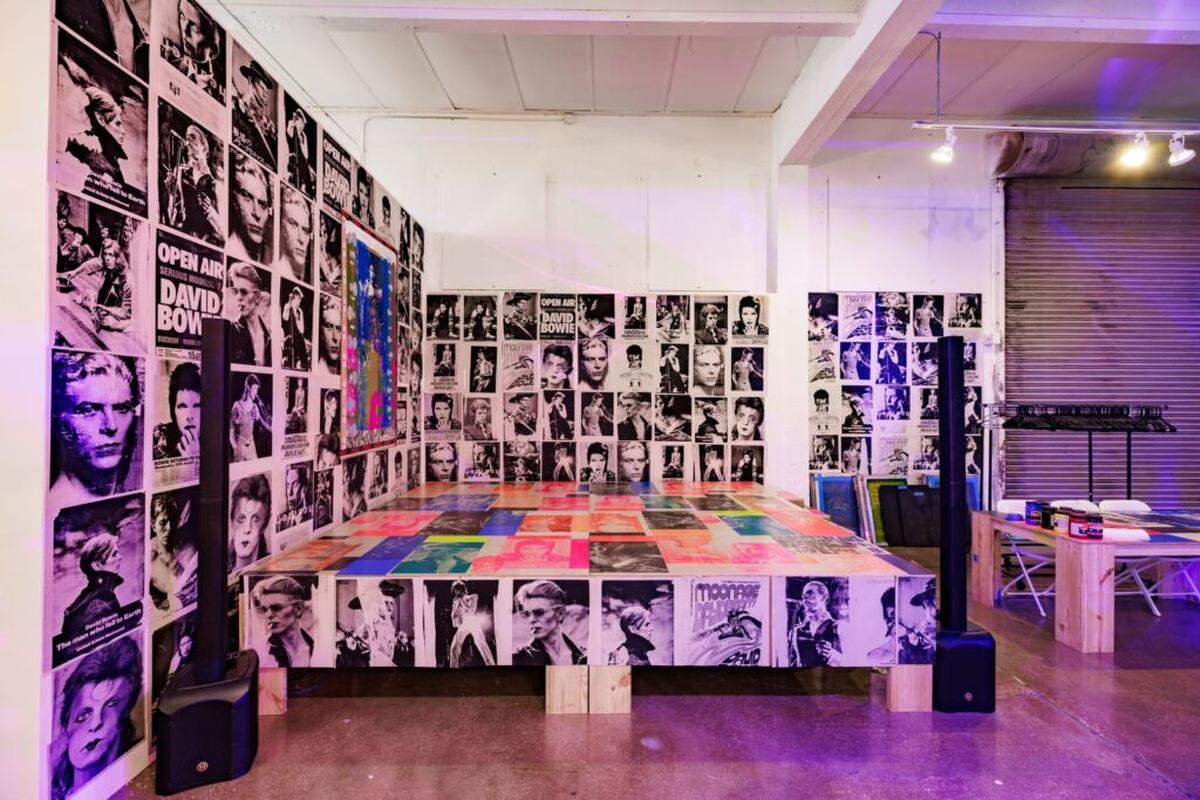 Tomas Vu eligió trabajar con Locust Projects para asegurarse de que “Blackstar” pudiera funcionar como una obra de arte participativa: “Puedes hacer lo que quieras con ella. Puedes ocuparla, tomarla”.&nbsp;