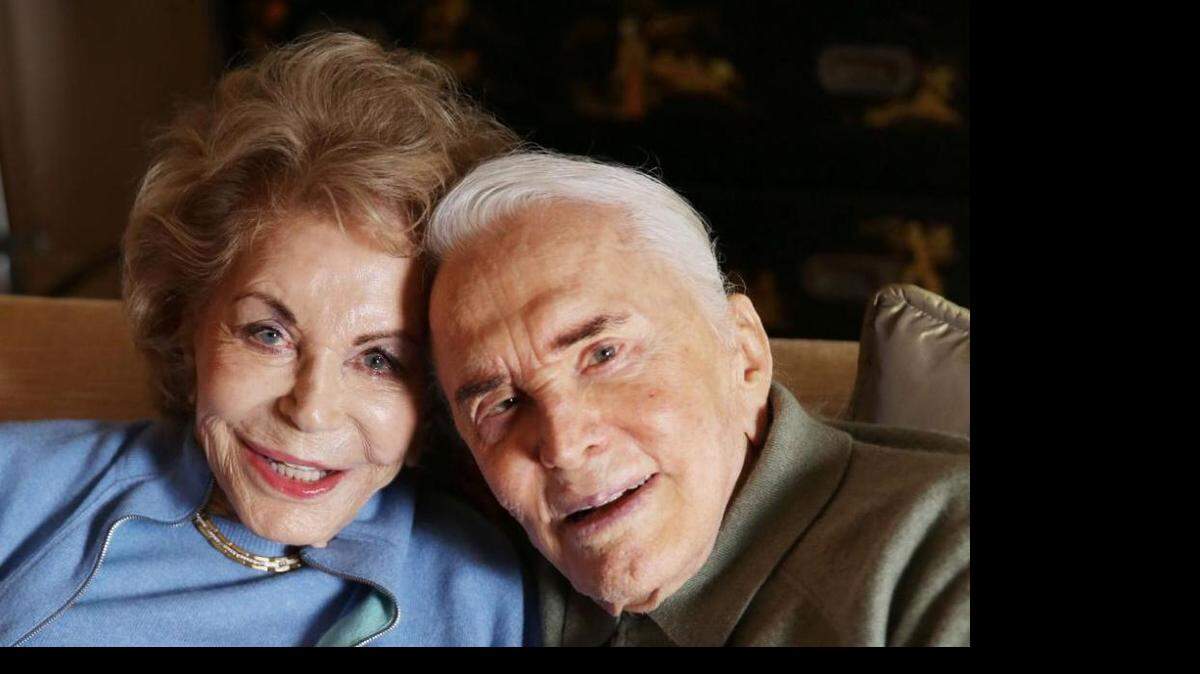 Kirk Douglas y su esposa Anne. AP-Archivo