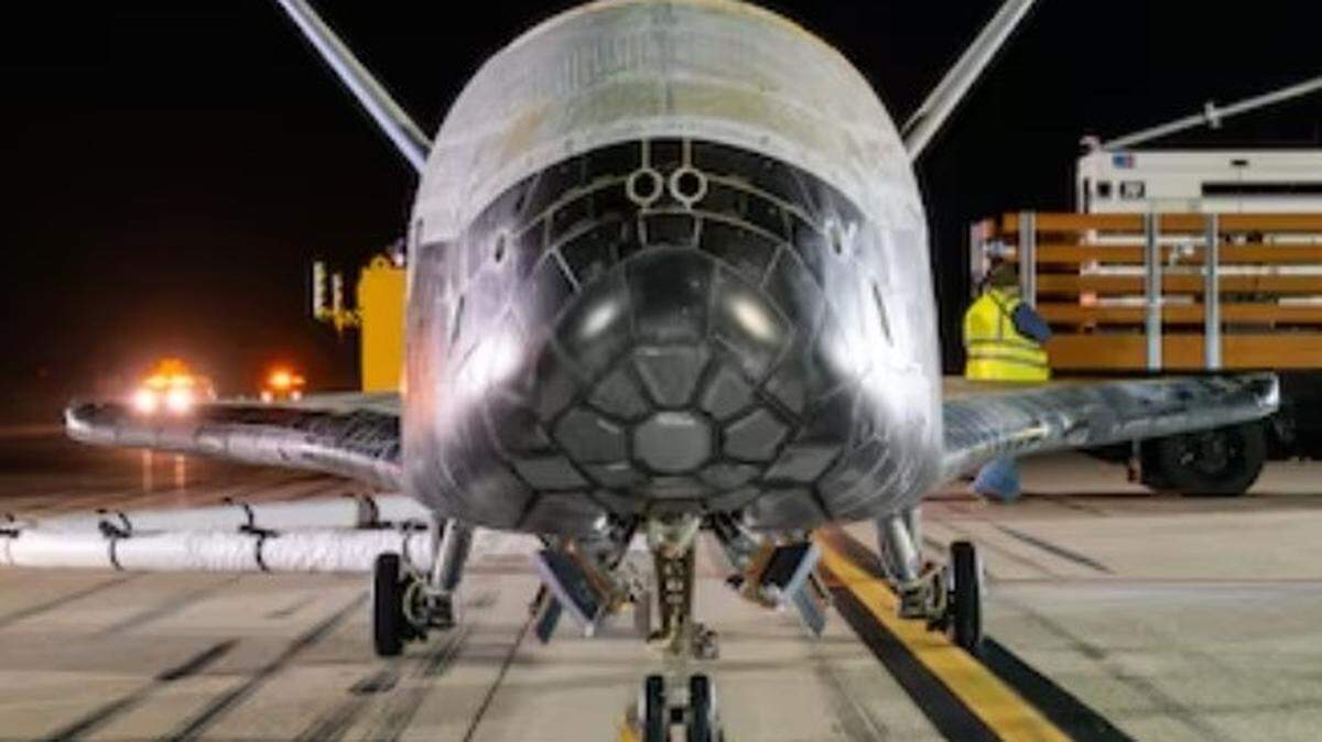 Vehículo de prueba orbital X-37B de la Fuerza Espacial de EE. UU.
