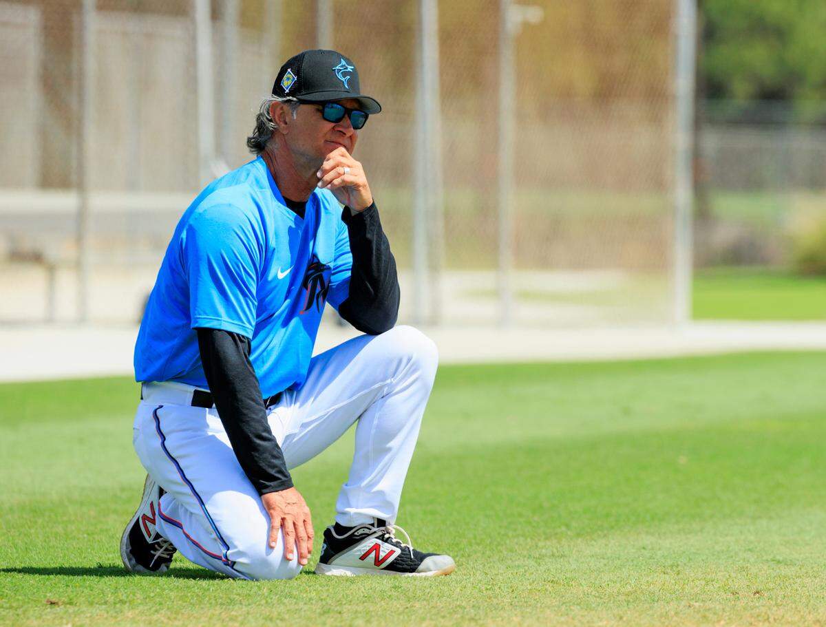 Cuando Don Mattingly les habló por primera vez a los jugadores, Bruce Sherman terminó conmovido. El dueño mayoritario afirmaría luego que no es un hombre de muchas emociones, pero que su manager había tocado los puntos correctos.