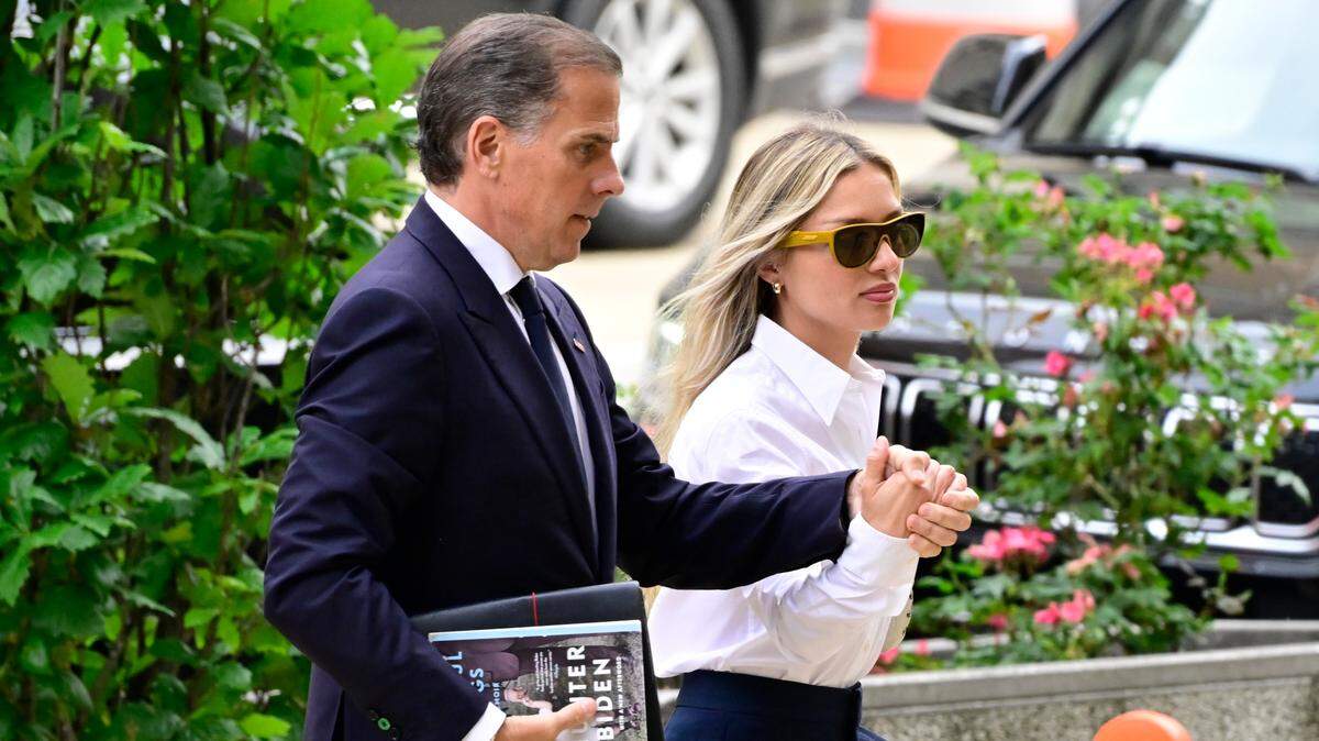 Hunter Biden y su esposa Melissa Cohen Biden llegan al edificio federal J. Caleb Boggs en Wilmington, Delaware, para el juicio que se le sigue al hijo del presidente Joe Biden, el 6 de junio de 2024.