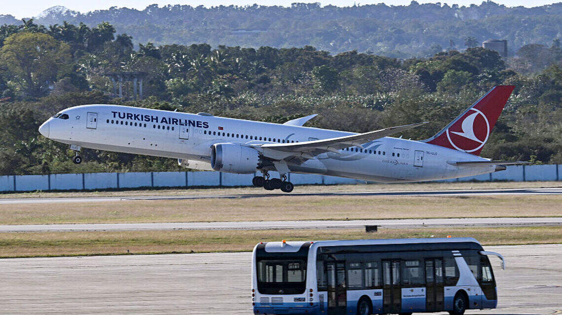 Mientras Cuba sueña con recuperar turistas rusos, Turkish Airlines devuelve ilusiones al gobierno