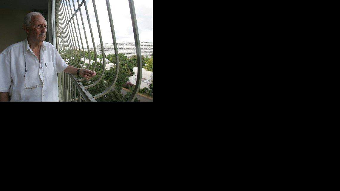 Franqui alcanzó altas cotas de popularidad por medio de la columna sobre temas de política internacional que mantenía en el Nuevo Día, el principal rotativo de Puerto Rico.