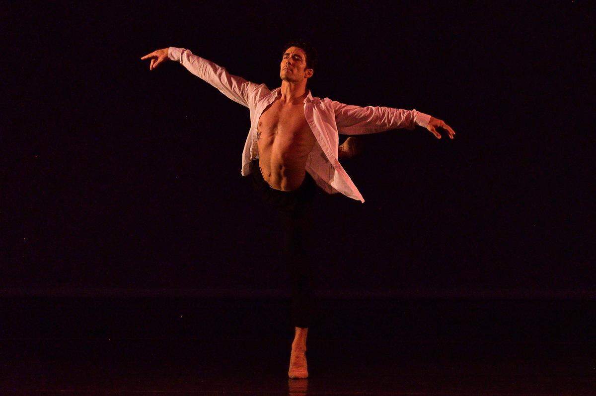 Petar Dorčevski (SNG Opera in balet Ljubljana) en “Voyage” de Renato Zanella.