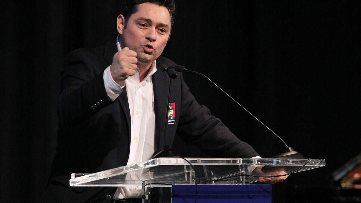 Carlos Vecchio interviene en la presentación del libro “Preso pero libre” en Miami el 29 de septiembre del 2016.