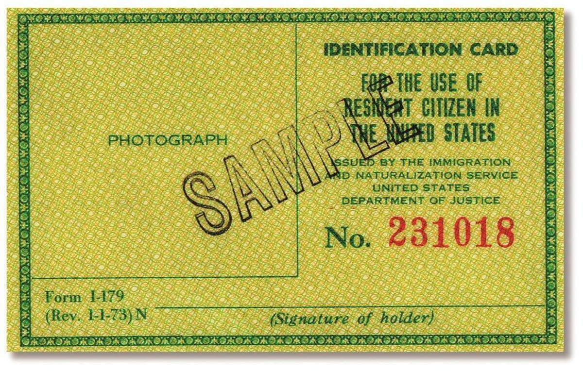Tarjeta antigua de identificación para residentes de Estados Unidos