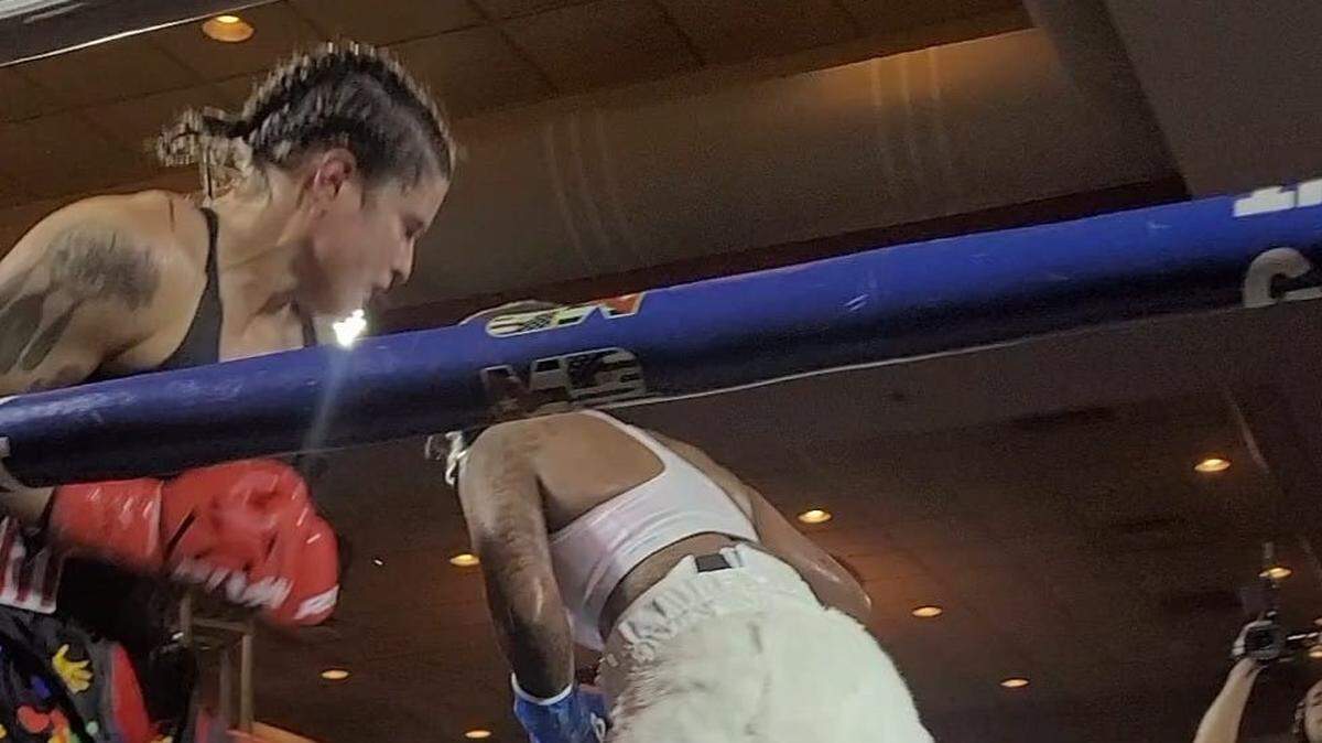Elia Carranza superó el sábado en la noche por decisión unánime de los jueces a Natasha Spence, quien viajó desde Canadá para ofrecer un esfuerzo valiente y constante en el cuadrilátero del Hotel y Casino Miccosukee de Miami.