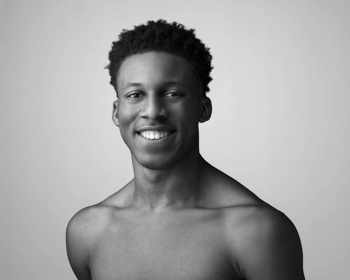 El miamense Andrew Bryant, bailarín de Ailey II.