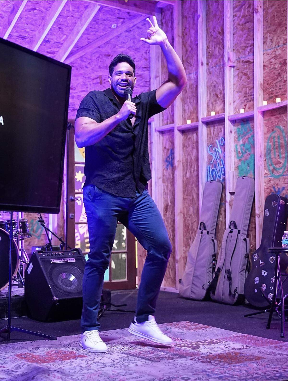 Roberto Jaramillo debuta en Miami con su monólogo  ‘Gracias a ustedes creo en mí’.