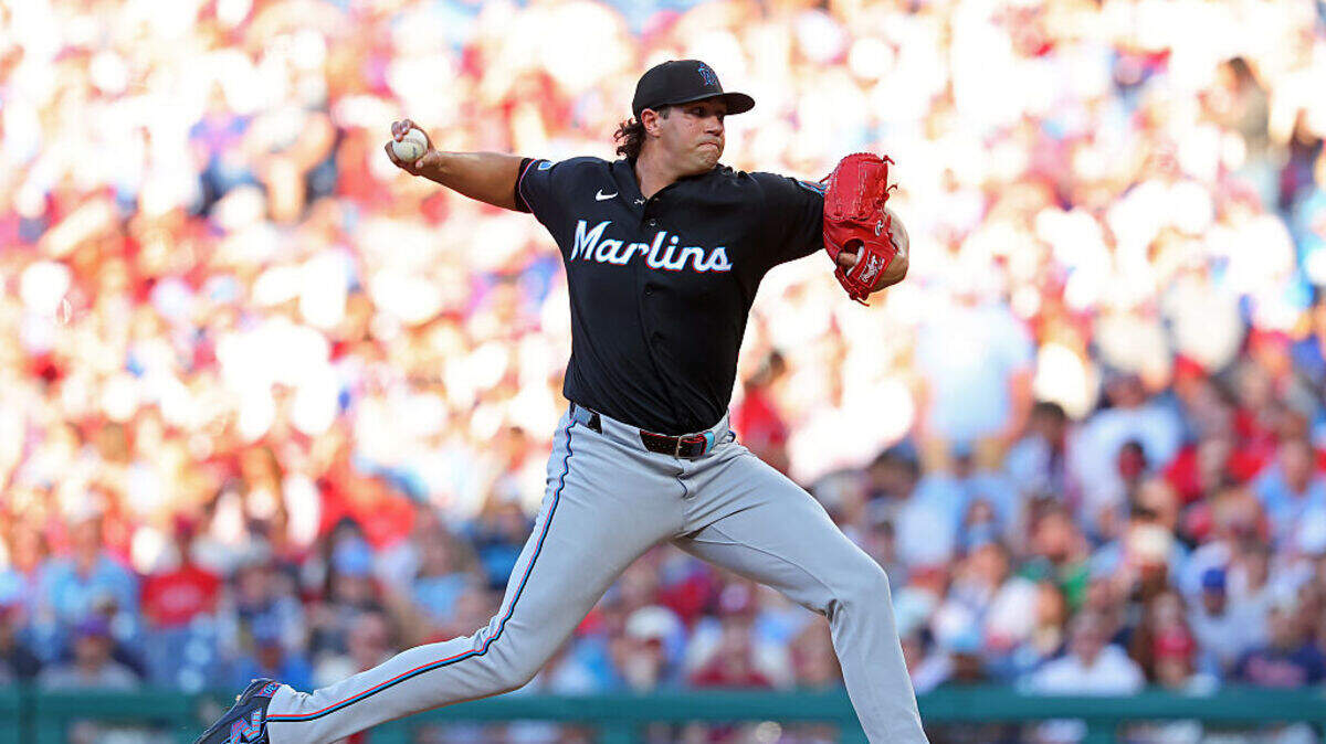 El abridor de los Marlins Tyler Phillips toleró ocho carreras y seis indiscutibles, incluidos tres cuadrangulares, a la tanda de los Filis, el martes en Filadelfia.