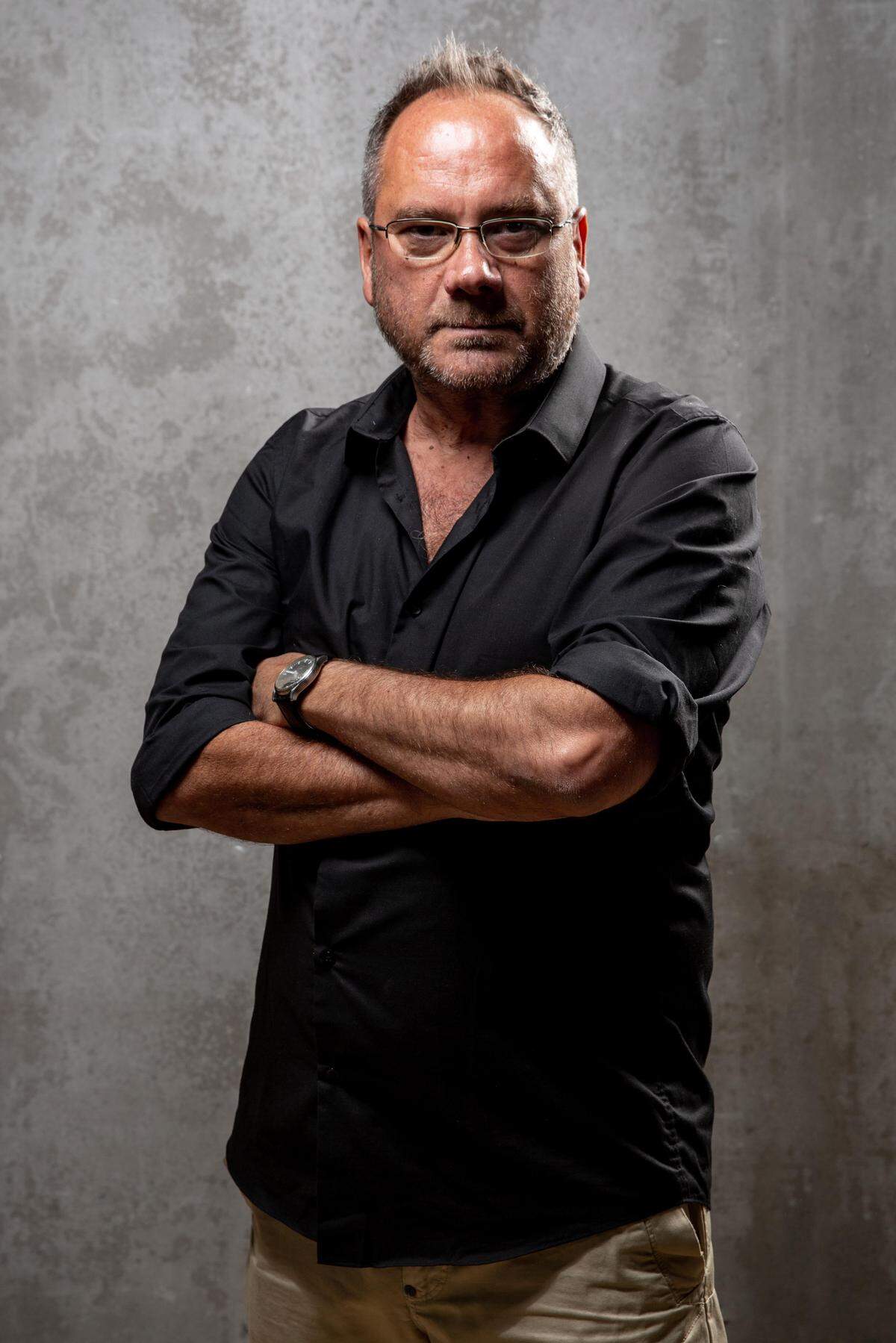  Rafael Guerrero es detective y escritor español de novela negra. 