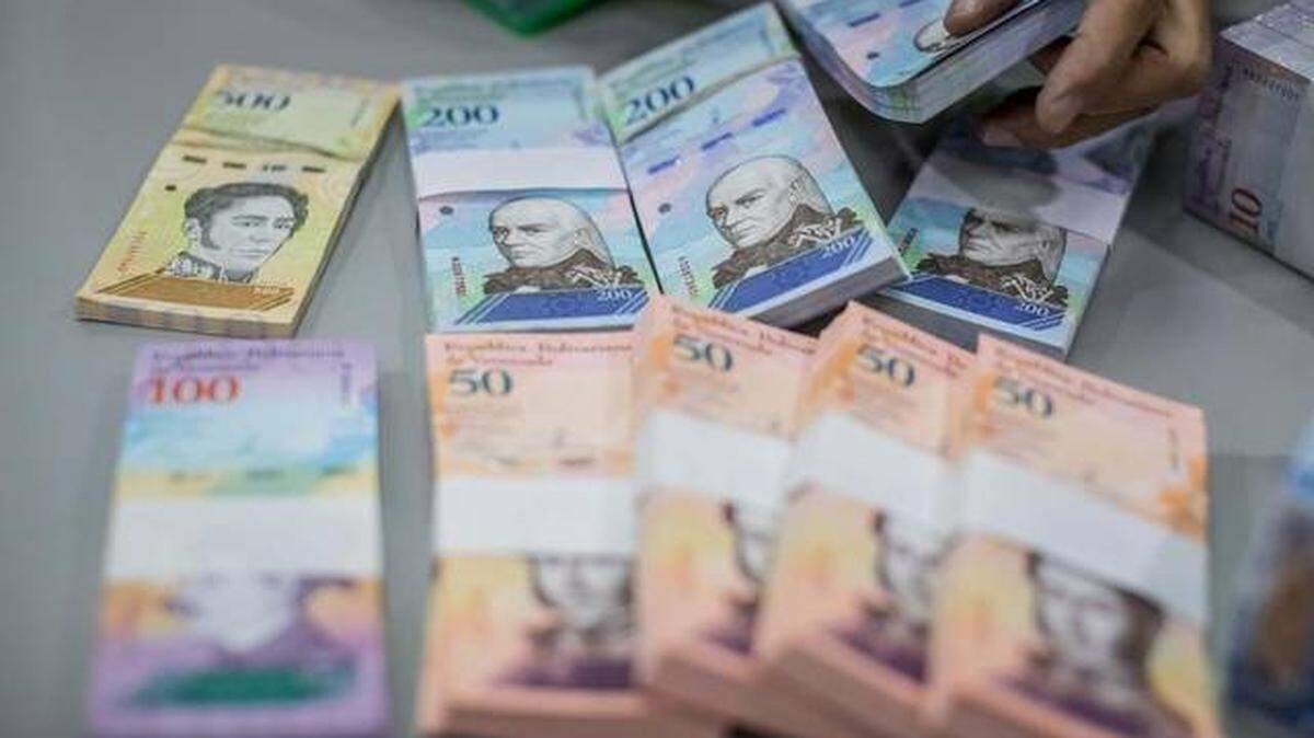 La hiperinflación de Venezuela es galopante y el Fondo Monetario Internacional (FMI) pronostica que alcanzará 1,300,000 por ciento al cierre del 2018, con una caída del 18 por ciento del Producto Interno Bruto (PBI).
