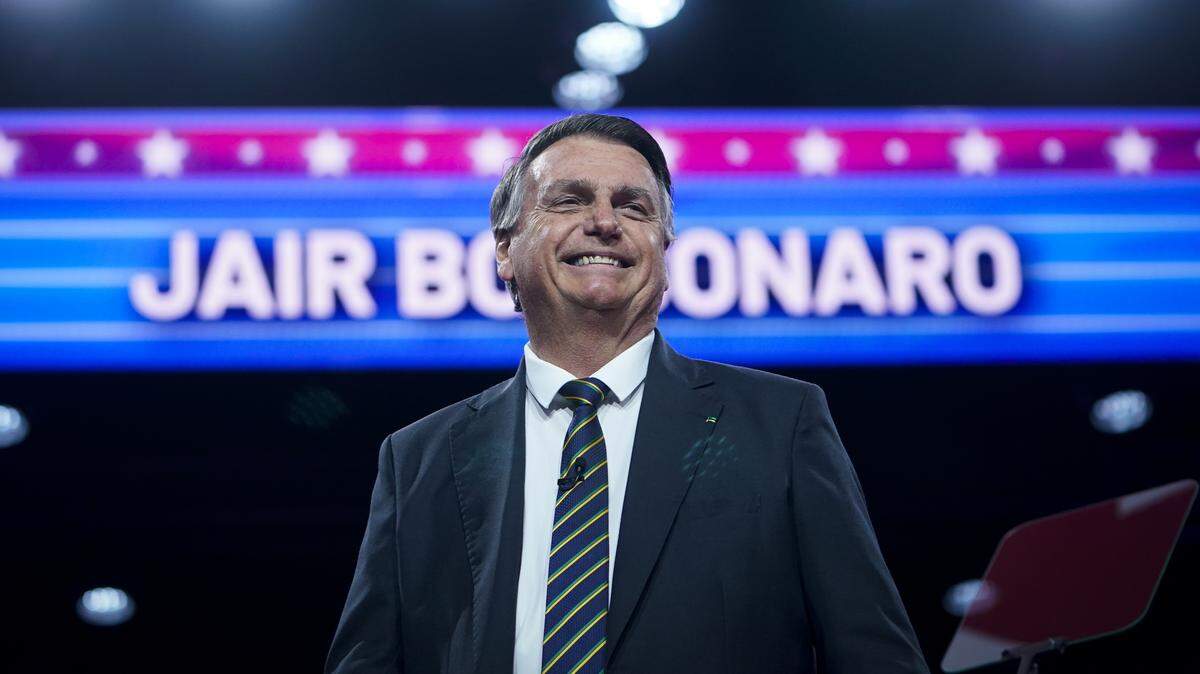 Jair Bolsonaro, 38.º presidente de Brasil, habla durante la Conferencia de Acción Política Conservadora (CPAC 2023), en el Gaylord National Resort & Convention Center el sábado 4 de marzo de 2023. Legisladores republicanos de Florida pidieron “severas sanciones” de Estados Unidos contra Brasil por la condena al expresidente brasileño Jair Bolsonaro a 27 años de cárcel por intento de golpe de Estado.