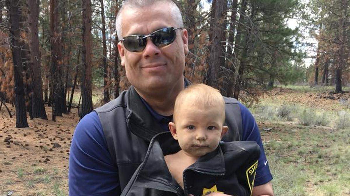 El niño que estaba desaparecido fue encontrado por la Policía de Deschutes, Oregon.