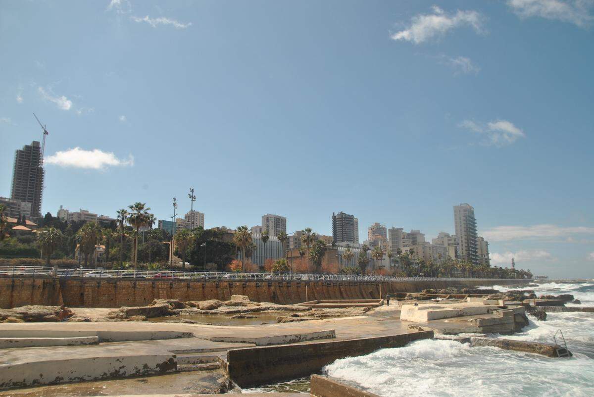 “La Corniche” el paseo marítimo de Beirut.