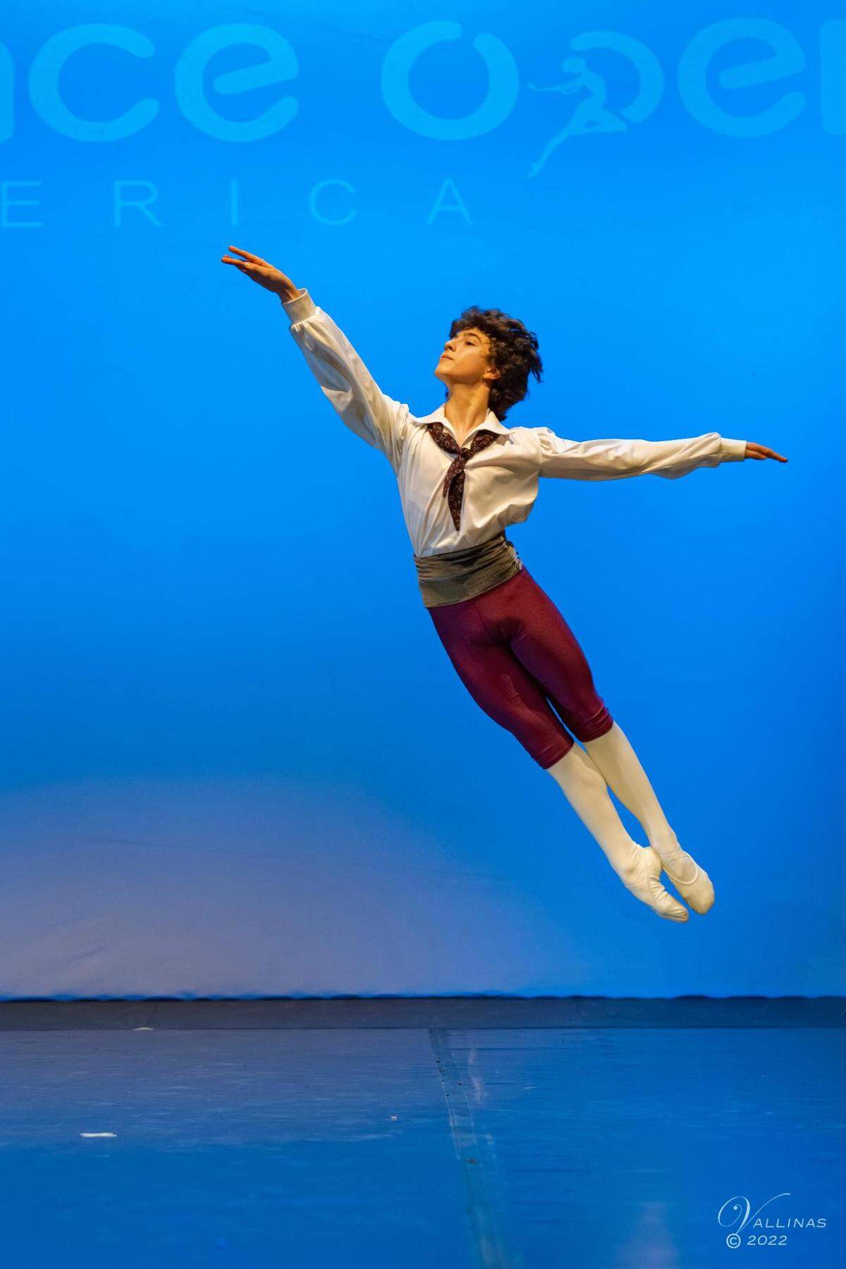 César Quero, de Conservatorio Carmen Amaya, concursante de Dance Open America Spain 2022, “Next Generation Star” Special Award y primer lugar Diamond en su variación clásica, categoría Teen.&nbsp;&nbsp;Beca para Houston Ballet y Miami City Ballet. 