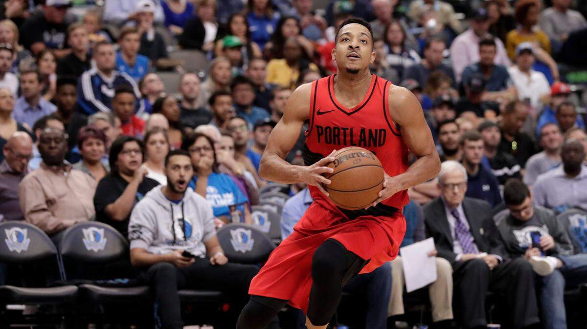 La extensión deja a CJ McCollum con un contrato de cinco años y $157 millones, de acuerdo a la información ofrecida este martes por su agente Sam Goldfeder, de la compañía Excel Sports, a la cadena de televisión ESPN.