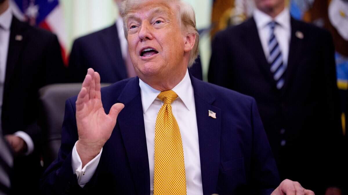 El presidente de Estados Unidos, Donald Trump, habla durante un evento en la Oficina Oval de la Casa Blanca el 22 de junio de 2026 en Washington, D.C. Trump firmó dos órdenes ejecutivas relacionadas con la computación cuántica.